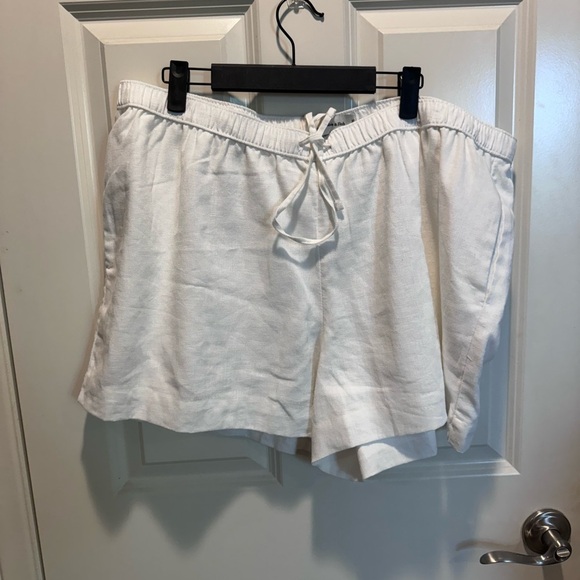 Abercrombie & Fitch White Linen Shorts - Picture 1 of 4